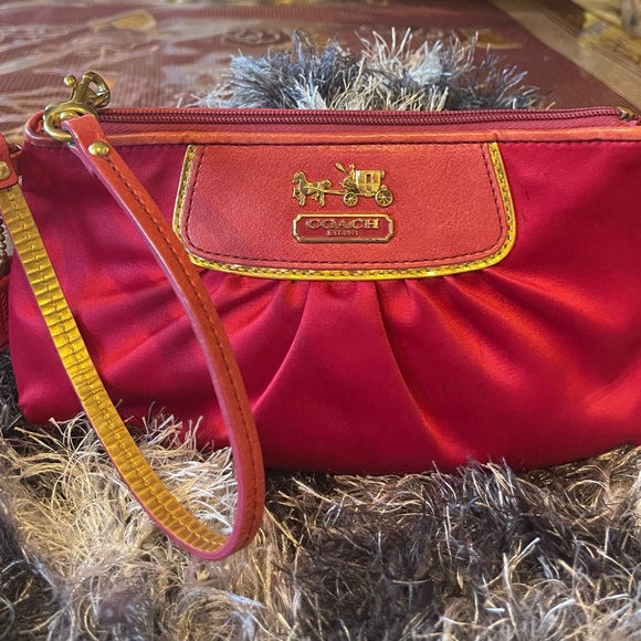 Coach Amanda Satin Pink Magenta Large Wristlet/Clutch - Picture 1 of 8